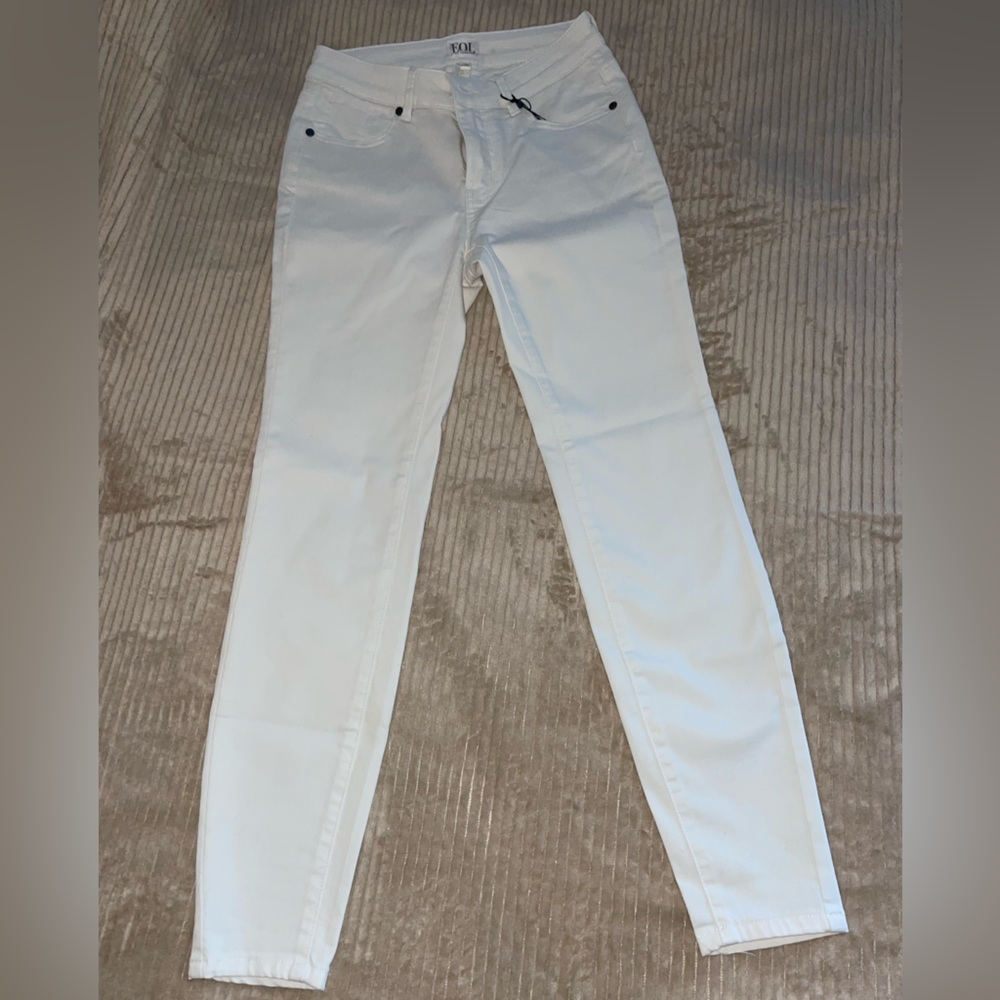 White Ankle-Length Pants